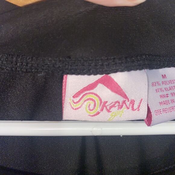 Kanu Surf Swim Women's Medium Shirt Black Rash Guard Protection Loose Fit - Picture 3 of 8